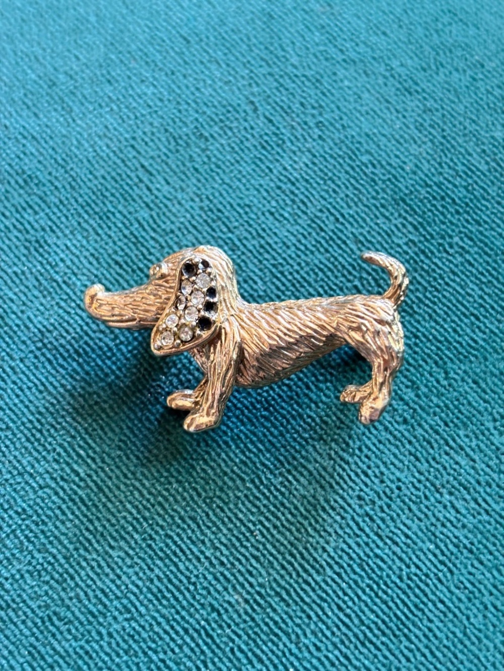 gold coloured brooch dog * accepting offers